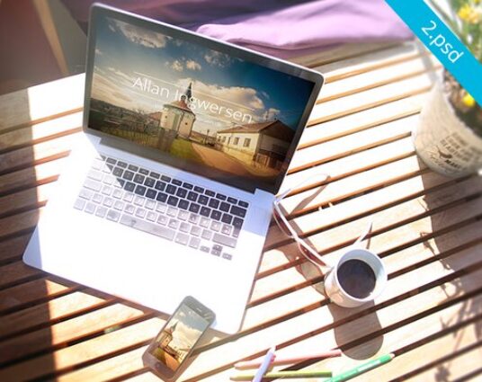 FREE Set of MacBook Mockups