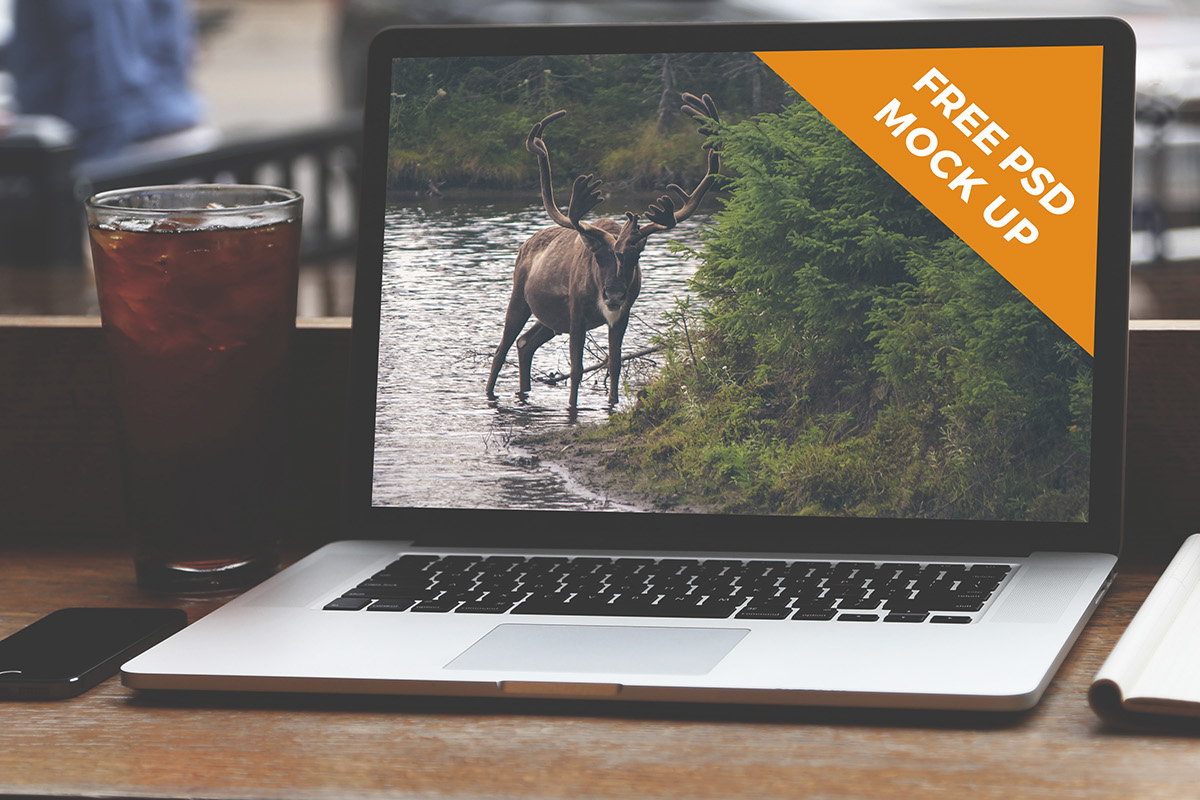 Free MacBook PSD Mockup